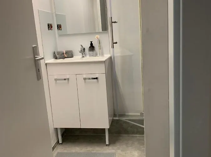 ホームステイ Privatzeit The Mile レバークーゼン